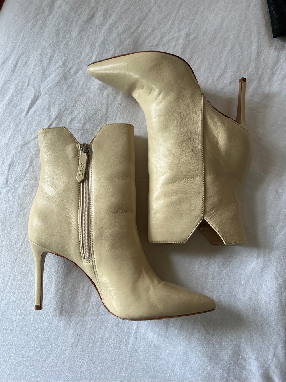 Schutz Cream Leather Pointed-Toe Stiletto Ankle Boots